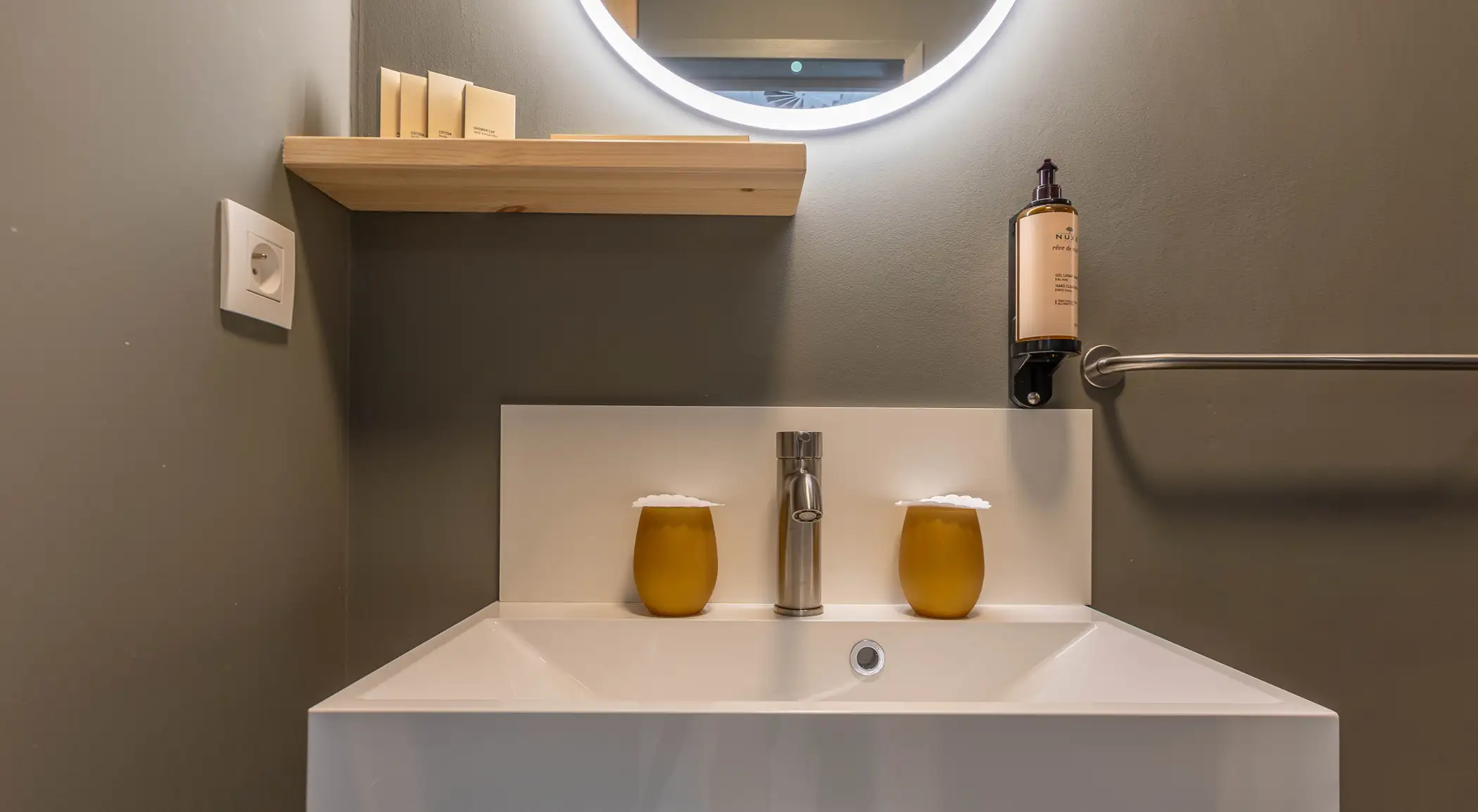 Cottage for 10 people in Tenneville Villa Wood